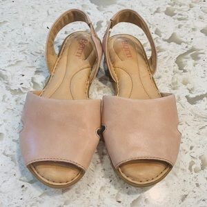 Born Trang leather sandals shoes size 6 blush
